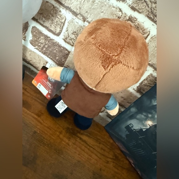 Universal Studios Jurassic Park Owen Grady 9" Cutie Plush Stuffed Figure - Picture 5 of 6